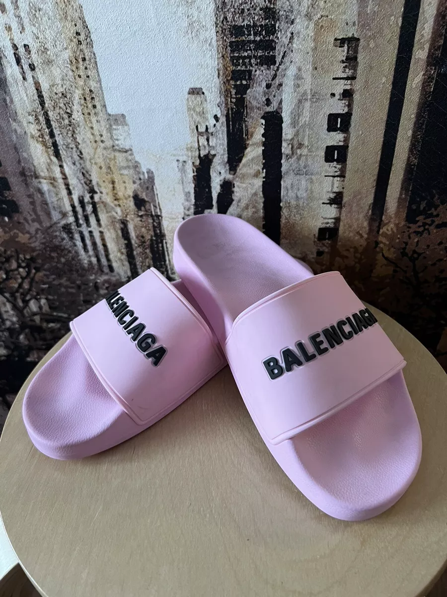 Balenciaga hotsell womens slides