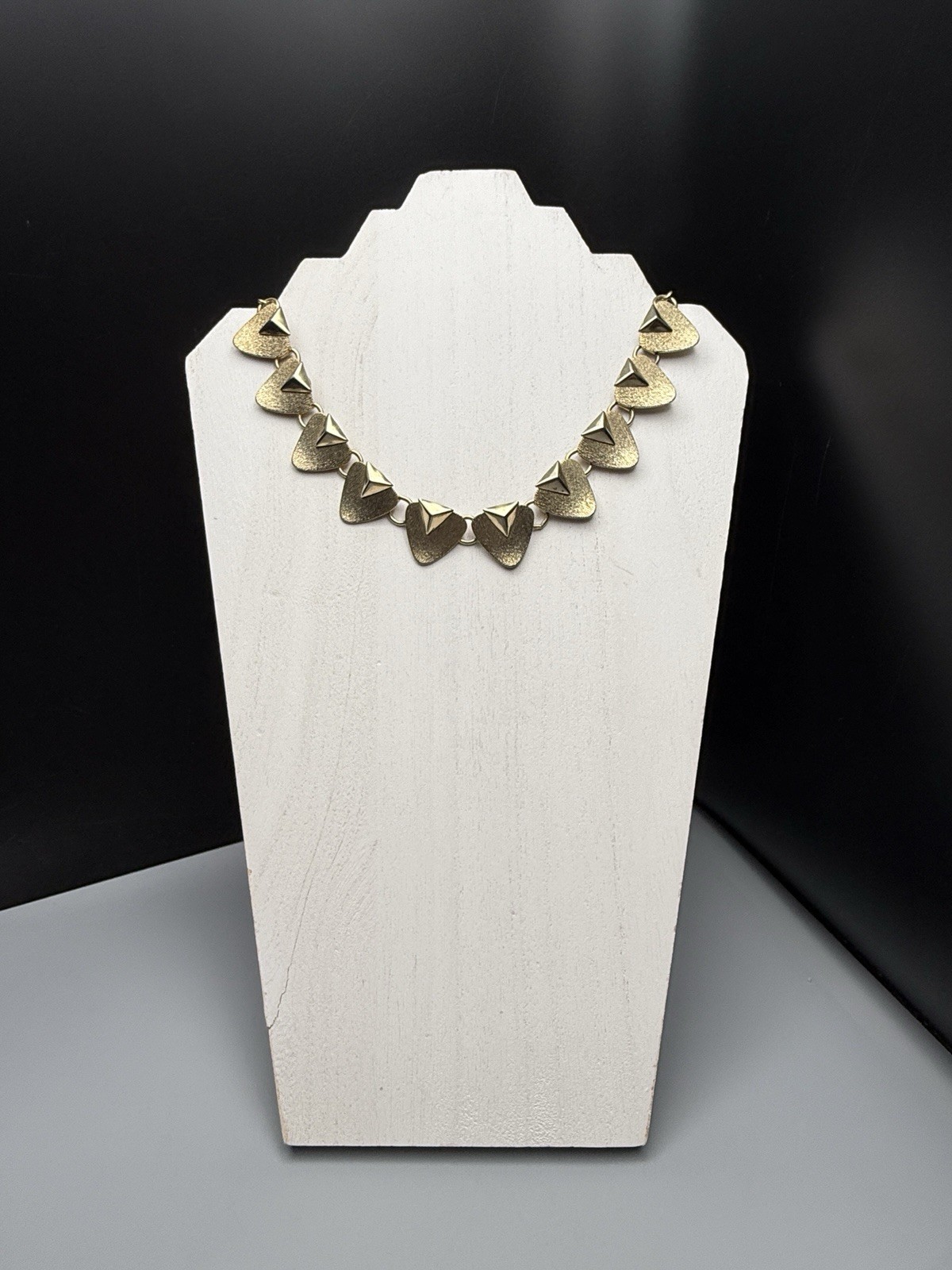 Napier VTG Unsigned Necklace Triangular Leaf Gold… - image 5
