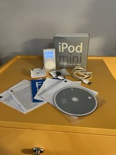 Apple iPod Mini 2nd Generation 4GB Silver M9800LL/A with Box  Extras 