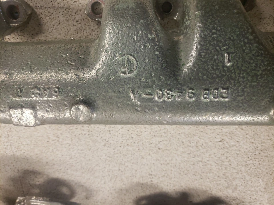 Colectores de escape dobles bloque Y Ford ECJ-9431A, ECH-9430-A 1957 FORD THUNDERBIRD  Foto 2 de 4