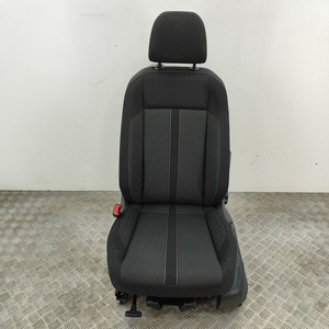 VW T-ROC A11 Vorderer linker Sitz 2Q4881105L 1,5 Benzin 110 kW 2023 31209058
