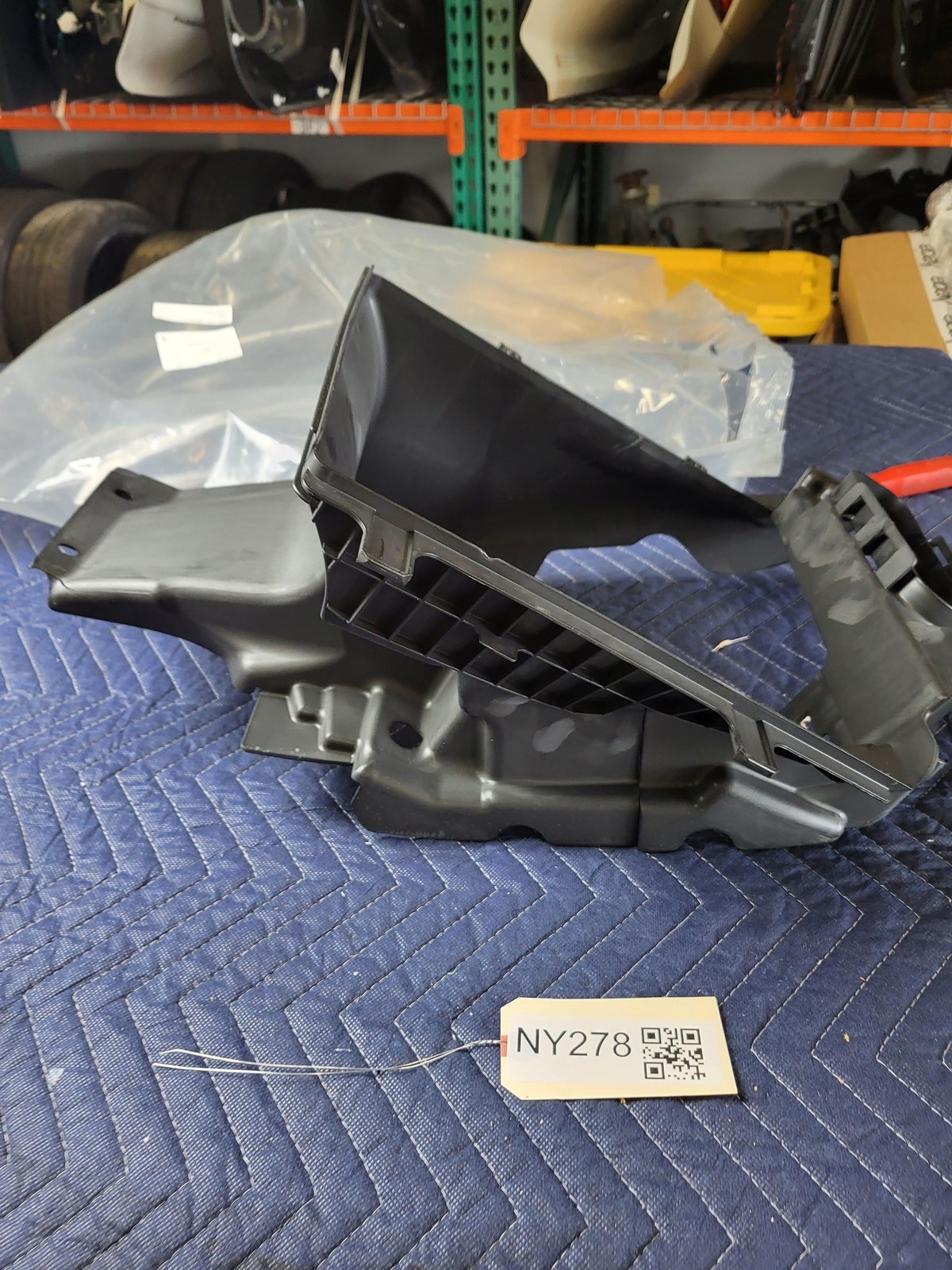 2020-2025 Bentley Flying Spur Left Intercooler Air Guide Duct NEW 3SE121333A