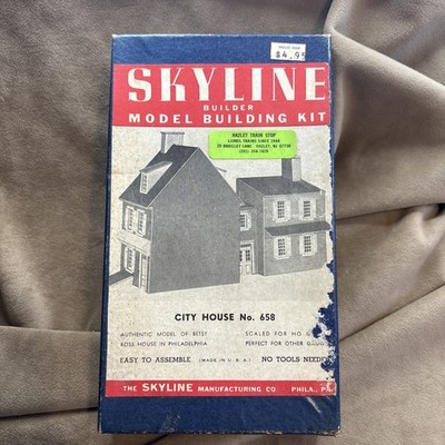Skyline Builder Model Building Kit City House No. 658 HO Gauge - Unassembled