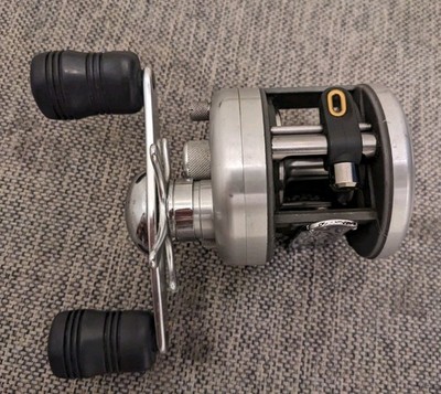 Pflueger Supreme Baitcasting Reel 3 Ball Bearing 5.2:1 Gear Ratio