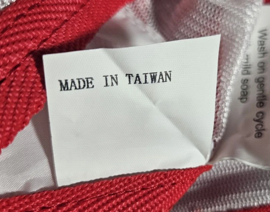 Alfombra Derby House Classic Fly - Blanca/Roja - Tamaño: 6'3/75" (Abierta - Bolsa/Nueva) Foto 3 de 4