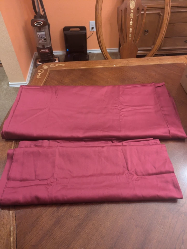 Distant Land flat sheet  Queen individual  Maroon & 2 Pillow Cases 100, %Cotton - Image 4 of 4
