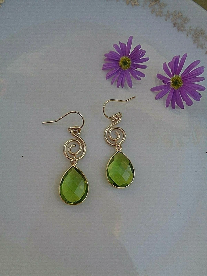 Ohrringe Gold Filled mit Peridot-Quarz, Tropfen, Spirale - Bild 4 von 4