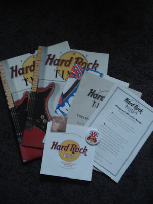 20 Years Hard Rock Cafe - Heft Poster Badge Flexidisc John Lennon Cavern Club