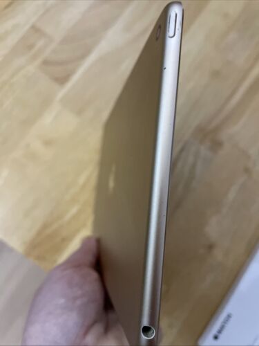 Apple ipad mini 4th generation 16GB, Gold, WiFi - Picture 7 of 13