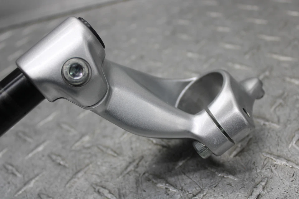 Suzuki GW250F 2015 juego de pares de manillar izquierdo derecho clip ons 56211-48H00 Foto 4 de 4