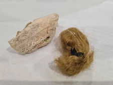 Perruque Et Coiffe poupée ancienne - Mignonette