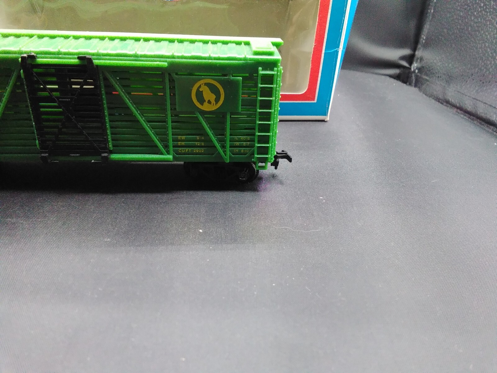 Picture 3 of 9