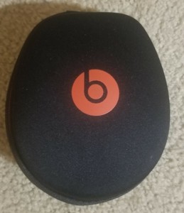 beats headphone case