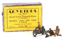 SKYBIRDS SCALE MODELS - MOTOR CYCLE DISPATCH RIDER, MACHINE GUN & CREW SET No. 9
