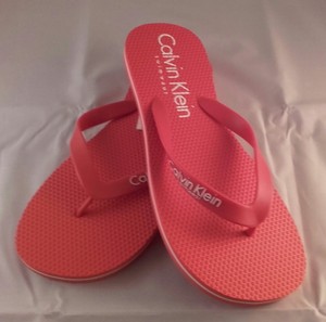 calvin klein flip flops red