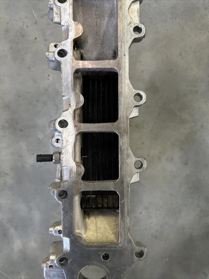 Volkswagen Passat 2015 2,0 L colector de admisión diésel 04L129766AB fabricante de equipos originales CVCA 🔥🚙 Foto 3 de 4