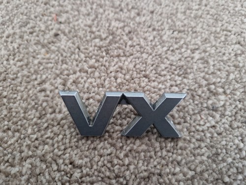 VINTAGE VAUXHALL VX METALL KAROSSERIE MOTORHAUBE KOFFERRAUM MASKOTTCHEN ABZEICHEN SCHRIFT