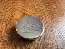 Pyxis f&uuml;r Hostien mit Lamm Gottes Gravur