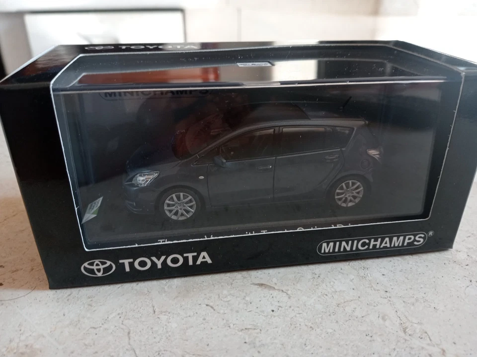 Minichamps 1/43 The New Verso With Toyota Optimal Drive - Immagine 2 di 4