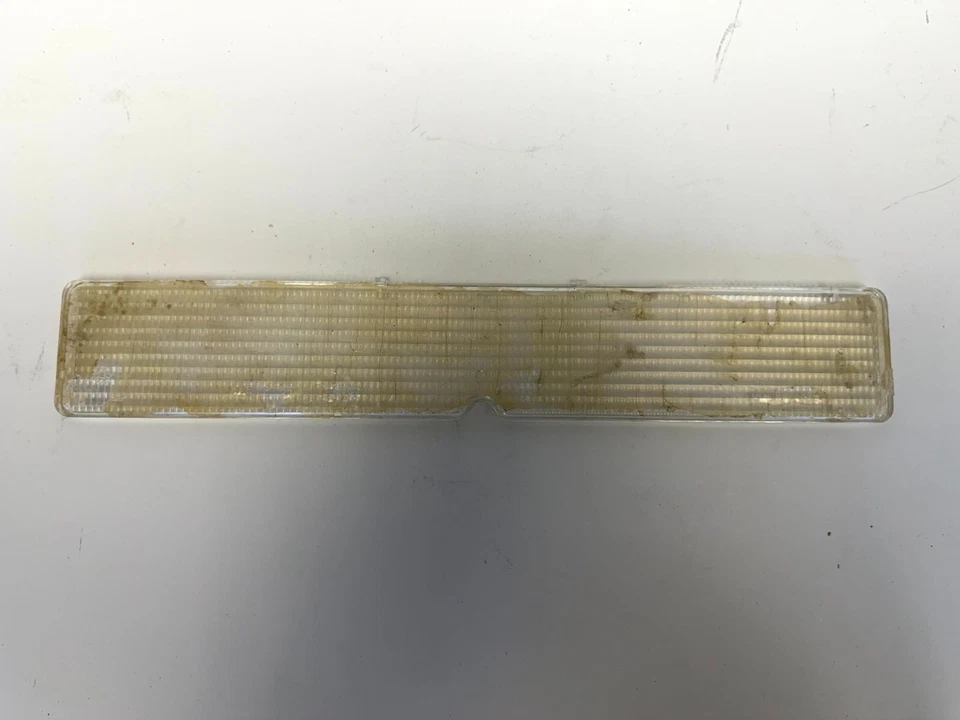 Lente luz de giro delantera izquierda Chrysler LeBaron 1977-1978 NOS 3881651 Foto 3 de 4