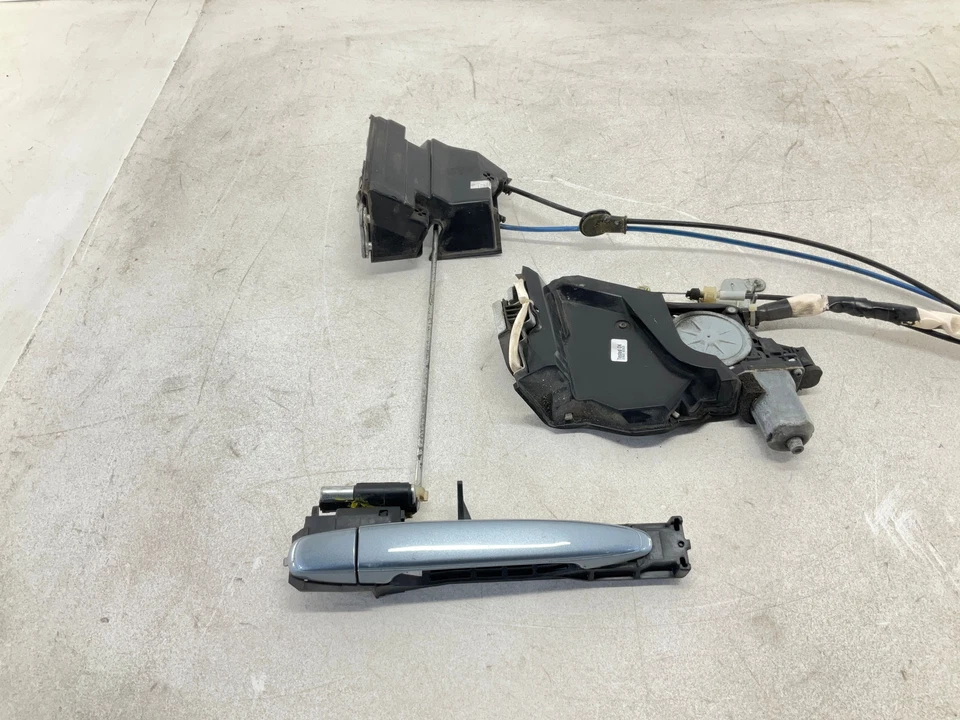 04-10 TOYOTA Sienna Exterior Conductor Trasero-Manija Puerta Izquierda con Actuador de Cerradura Foto 2 de 4