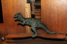 Dinosaur 8-1/2" Dilophosaurus