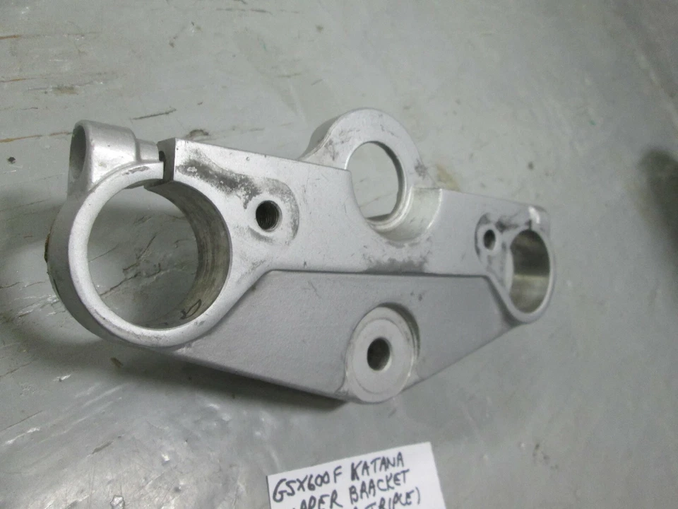 OEM 1988-1997 GSX600F KATANA, PUENTE DE SOPORTE SUPERIOR (TRIPLE) 51311-19C20 Foto 2 de 4