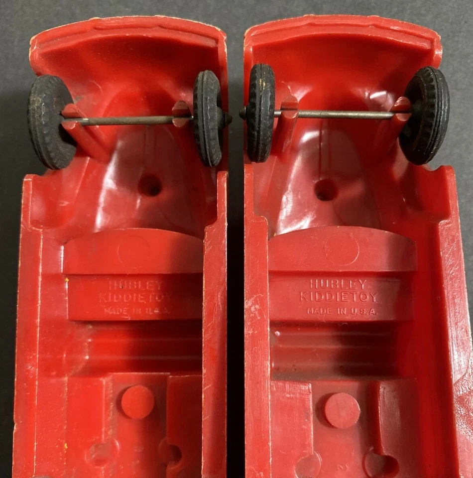 Vintage 1950s Hubley Kiddie Toy Fire Truck Engine 6" Plastic Lot of 2 - Image 4 of 4