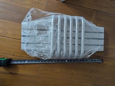 Porte-serviettes / radiateur en acier inoxydable brossé Aeon Bolero - 300 mm x 630 mm.