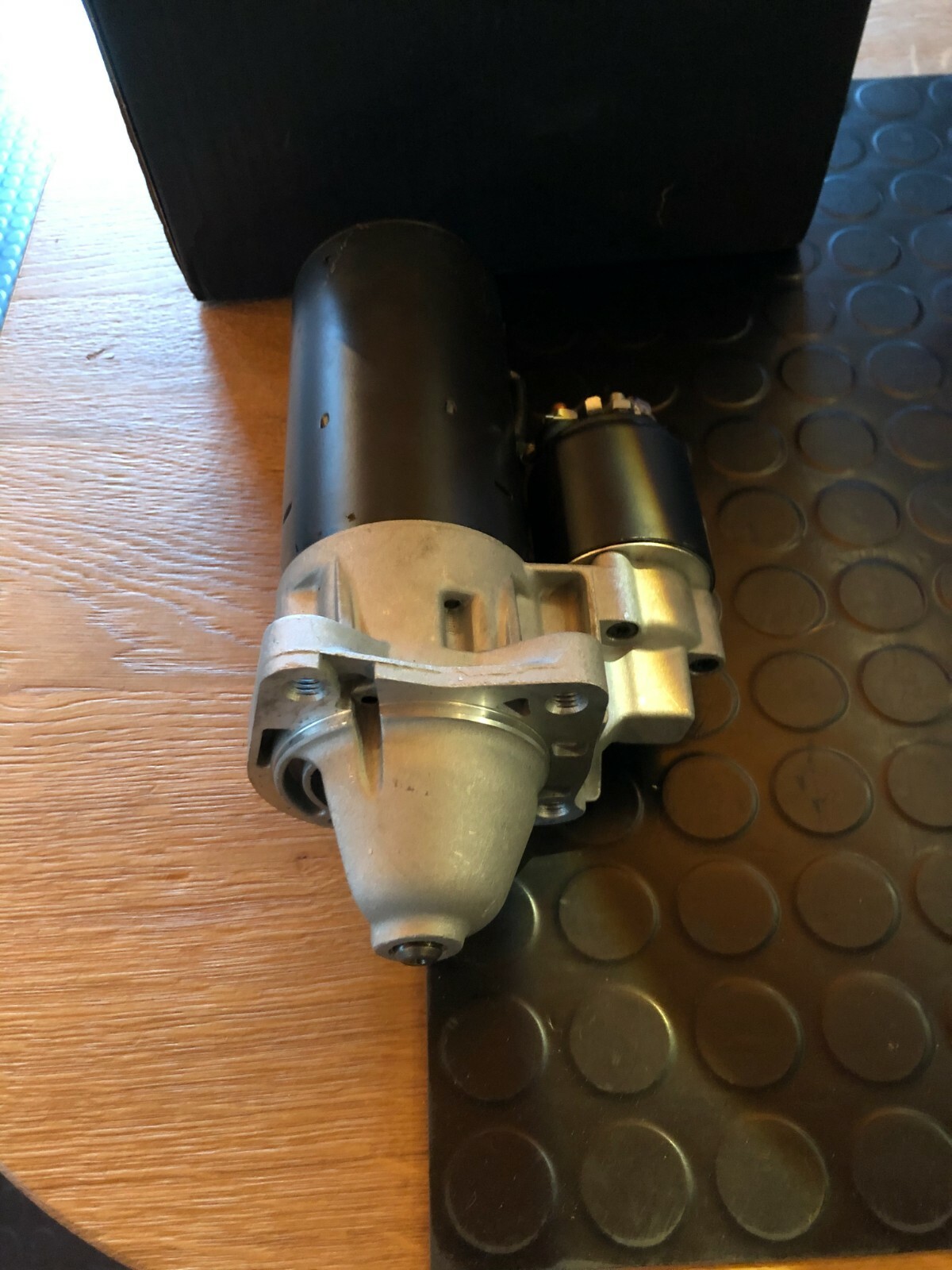 Démarreur de qualité supérieure 12V 1.7kW équivalent Bosch Ford