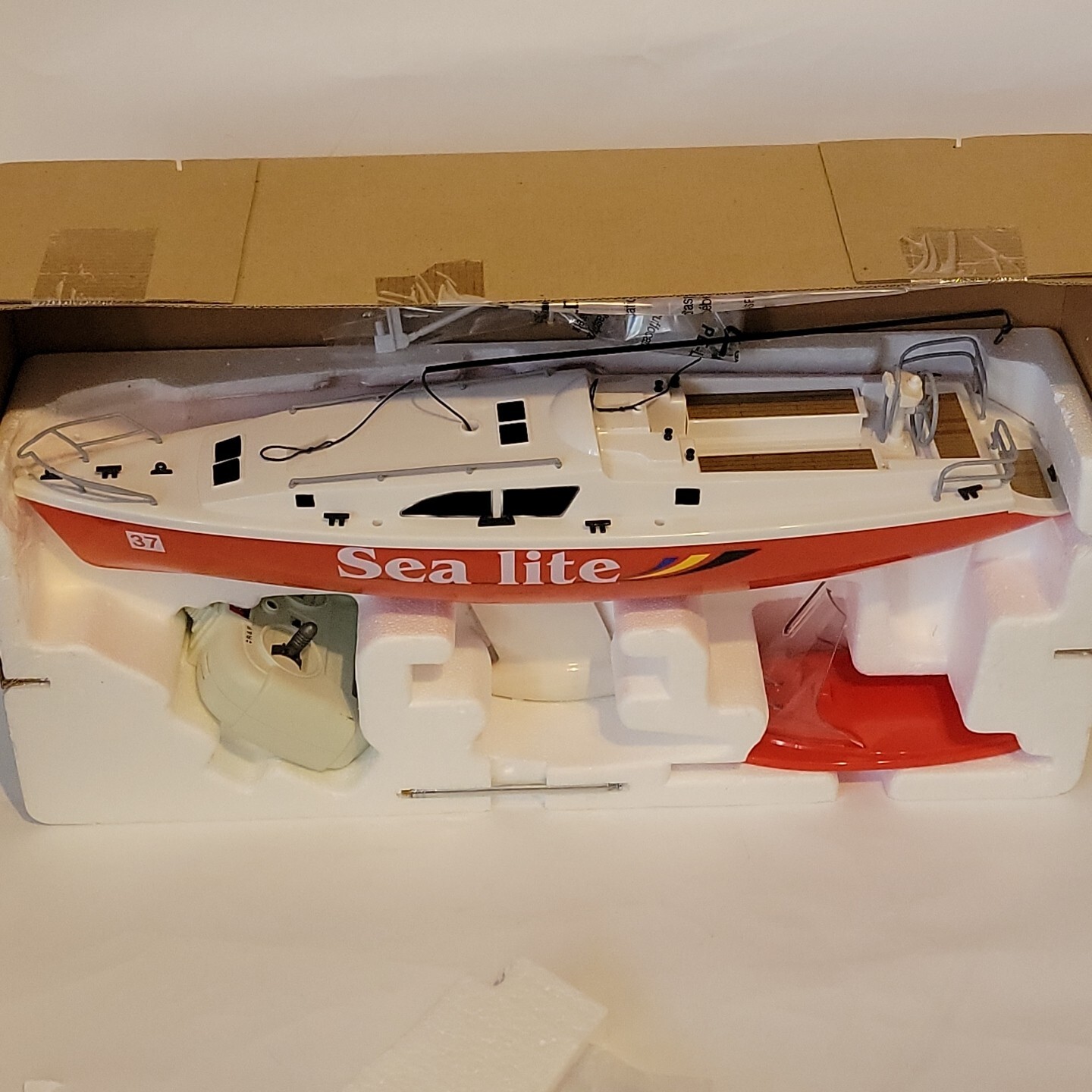 Golden Brite Sea Lite Radio Controlled Sailboat RC Boat 125 20.25" 200
