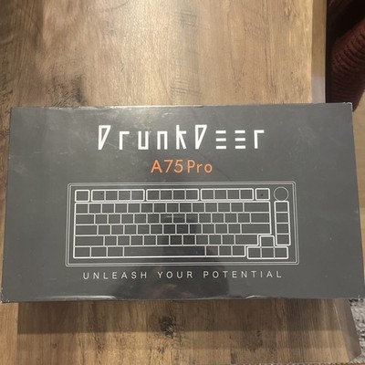 DrunkDeer A75 Tastatur schwarz 82 Tasten kompaktes Layout 75 % USB