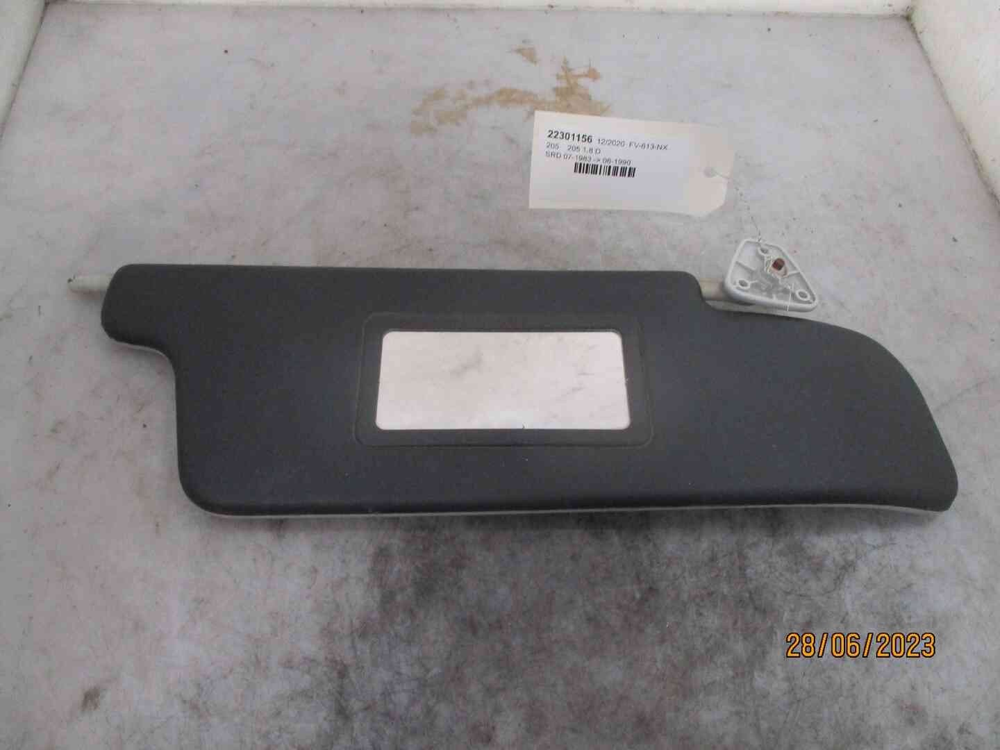 Peugeot 205 8143G7 right sun visor