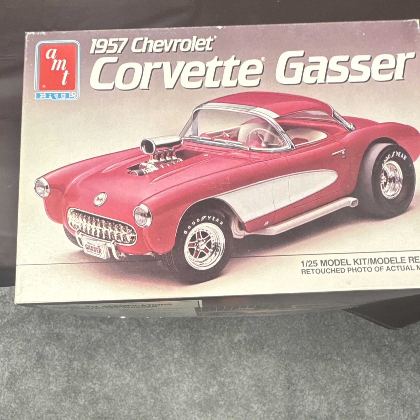 AMT 1957 Chevrolet Corvette Gasser 1:25 Model Kit Supercharger #6355