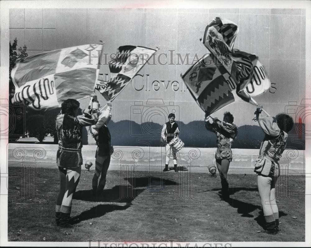 Press Photo Italian flag bearers perform at Higbees in Cleveland