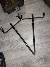 Tracker Bank Sticks With Buzz Bars