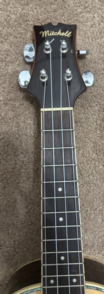 Mitchell 12 Fret - 4 弦音乐会尤克里里 - 型号 MU-70/N 带手提袋 — 第 2/4 张图片