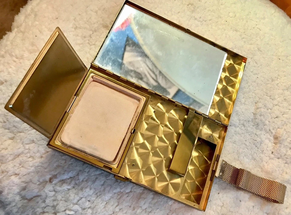 1940s Gold Striped Metal & Mesh Cocktail Wristlet Purse Cigarette Case + Compact - Image 4 of 4