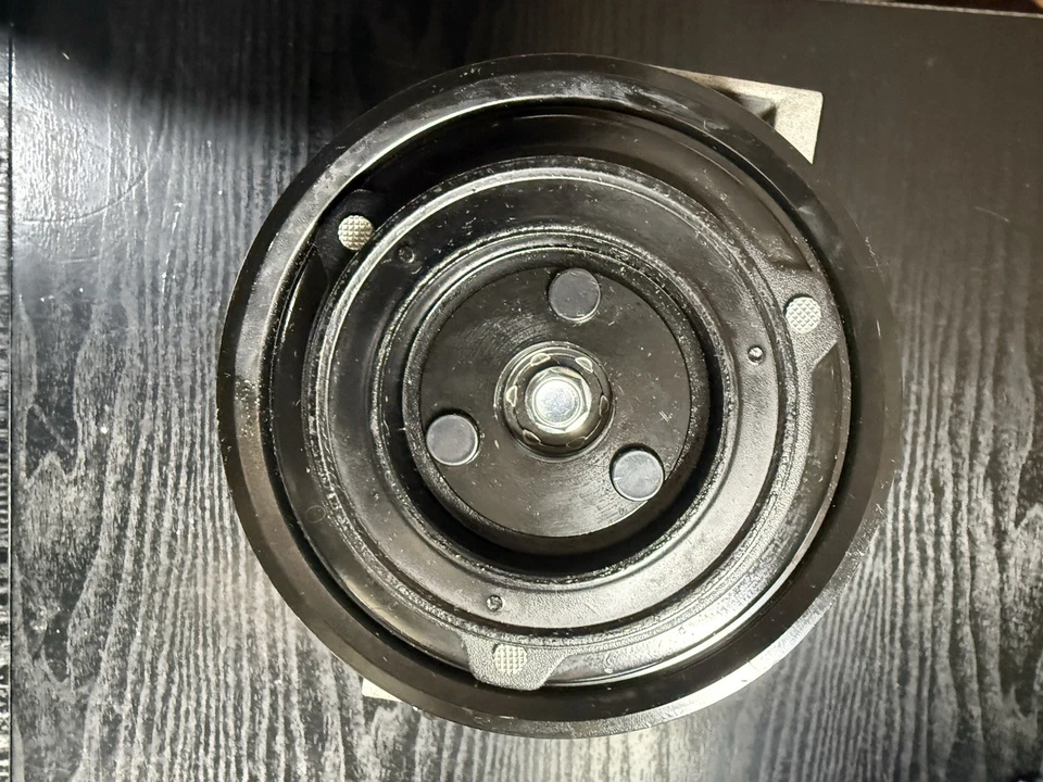 Compresor de aire acondicionado nuevo - 4 estaciones, 68452. Se adapta a Nissan Sentra 00-06 1,8 L-L4 Foto 3 de 4