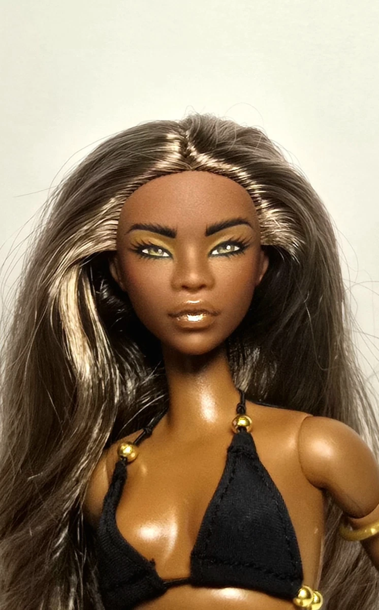 Preços baixos em Bonecas Barbie Vinil Afro-americano, Roupas e