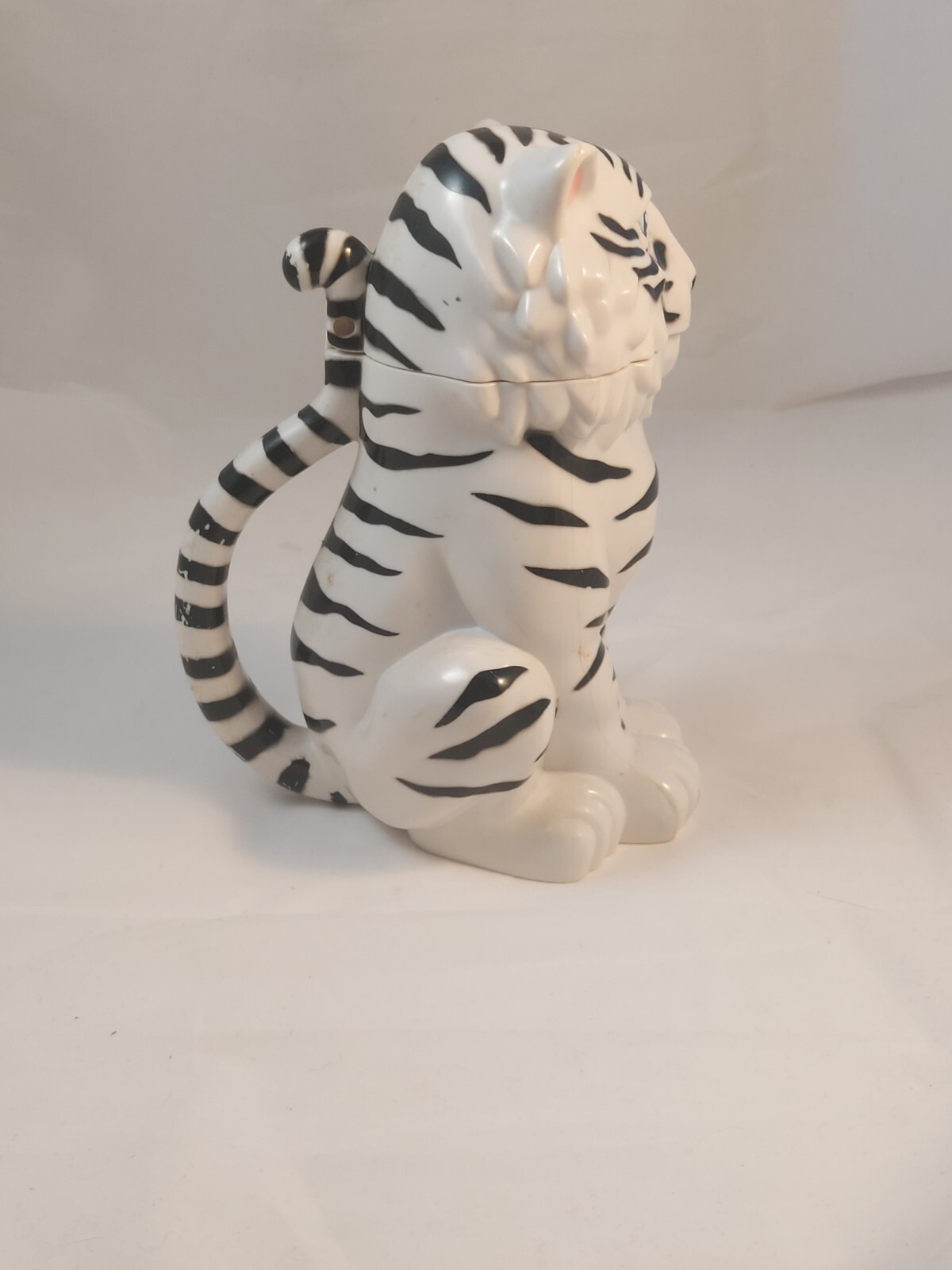 Ringling Bros Barnum & Bailey Circus WHITE TIGER Lidded Stein Mug Cup 2 set