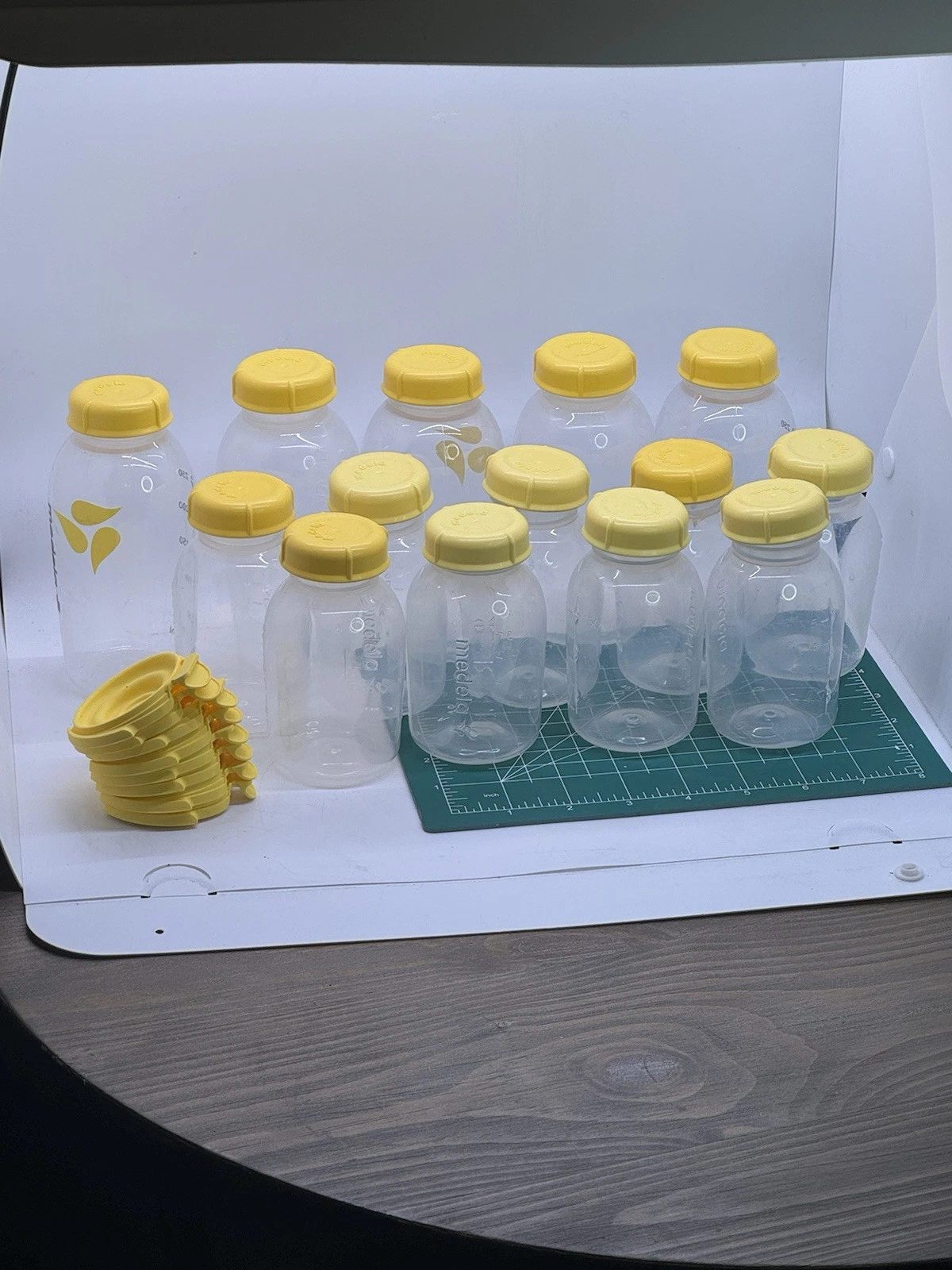 Lot of 8 Medela 5oz/150ml Breast Milk Storage Bottles & Caps Lot Of 14