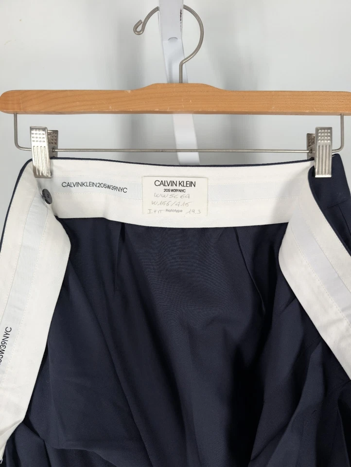 Saia plissada Calvin Klein Collection 205w39nyc Raf Simons protótipo amostra envoltório - Imagem 2 de 4