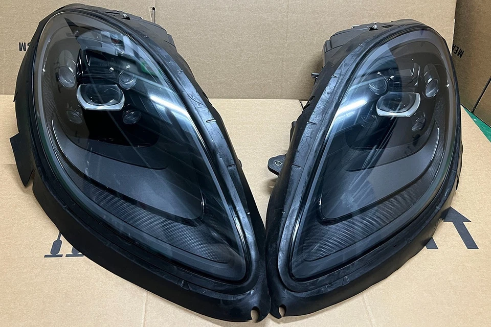 perfect!2014-2023 Porsche macan LED headlights 1SET genuine oem 95B941009AM - Image 4 of 4