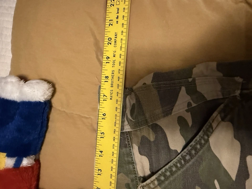 Carhartt Relaxed Fit Cargo Camo Utility Pants Mens 34 x 32. Read Description - Image 3 of 4