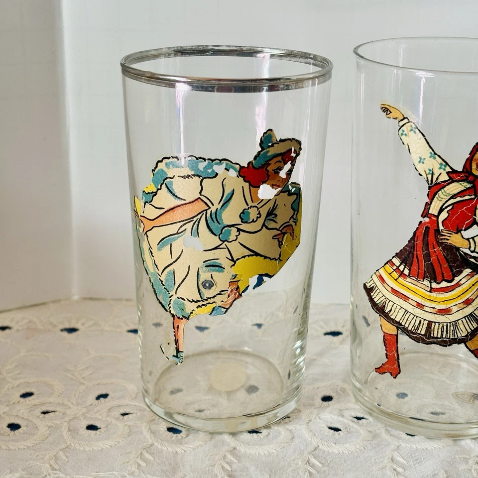 (3) Copas de cóctel vintage de 1940 Pinup Girl Peek-A-Boo desnuda arriesgada novedad Foto 2 de 4