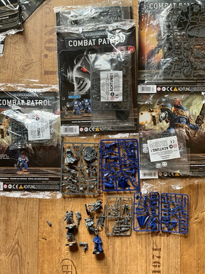 Warhammer 40.000 Space Marines Miniaturen Konvolut zusammengebaut teils bemalt