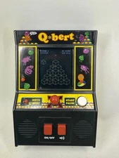 Q*bert 2016 Mini Handheld Arcade Classic Video Game Tested /Working 