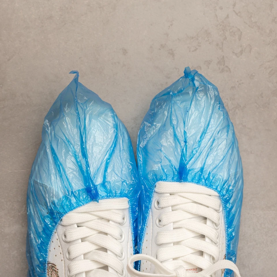 200 pezzi Copriscarpe Monouso calzari copri scarpa usa e getta DPI 3,2 grammi - Immagine 4 di 4