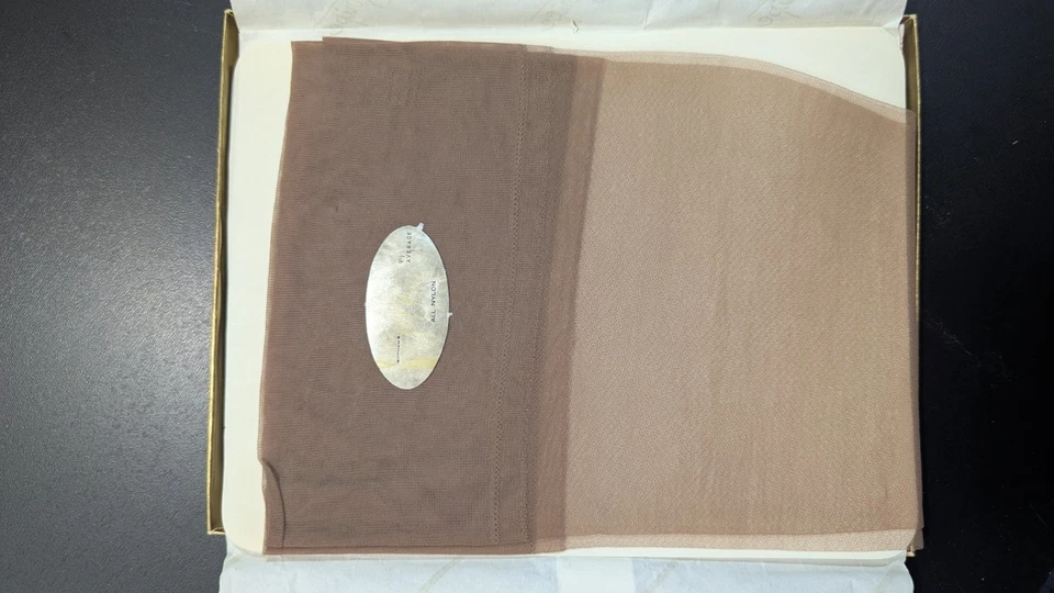 Medias de malla sin costuras Gotham a rayas doradas de colección - sombra suave - 9 1/2 - 3 pares Foto 2 de 4